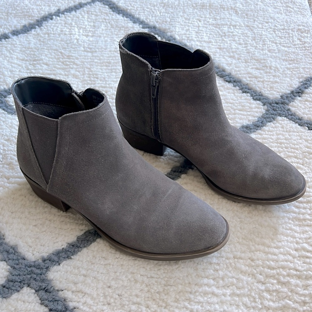 🌻3/$25 Kensie booties